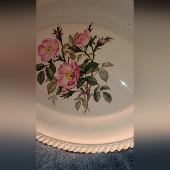 Vintage 22kGold"Wild Rose" pattern 12 inch Royal Gadroon Harker Pottery platter. - Picture 7 of 7